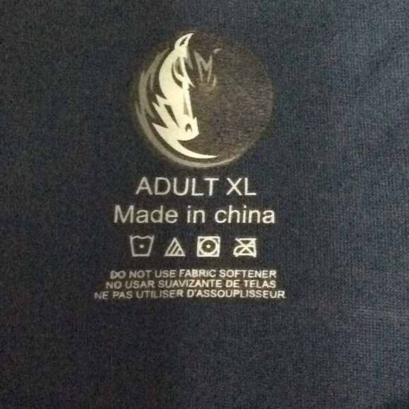 Dallas Mavericks Official tee shirt XL Navy blue.  M154 - Picture 4 of 4